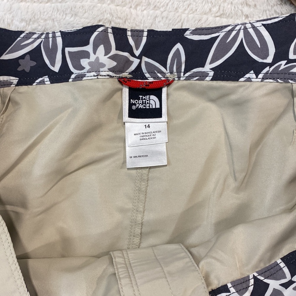 North Face Capris - Picture 6 of 7
